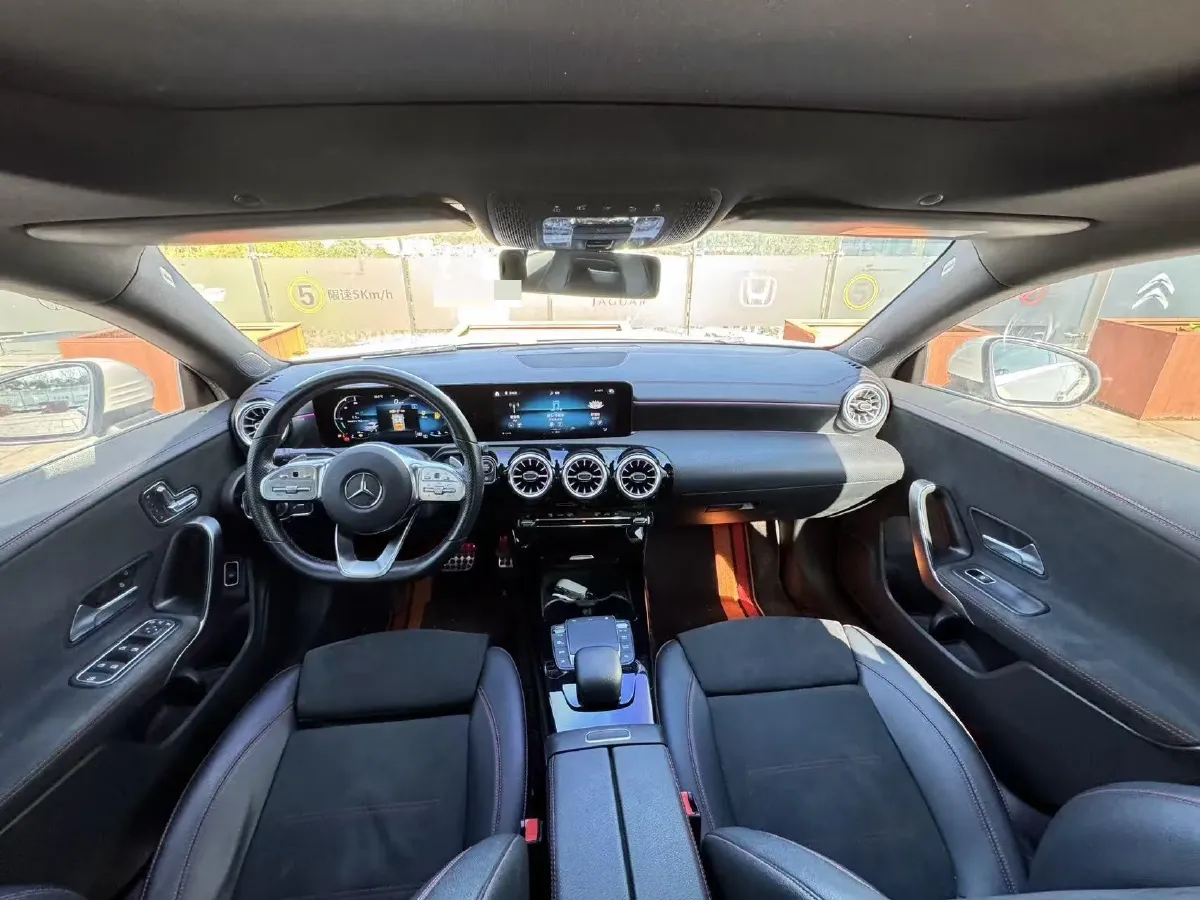 2020 Mercedes-Benz CLA Class 1.3T 163HP L4 7DCT,autocango,china used car exporter,china ev exporter,chinese used car exporter,chinese used ev exporter