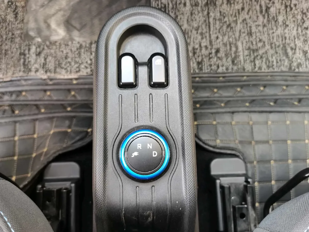 2022 LingBox uni BEV 11.52KWH,autocango,china used car exporter,china ev exporter,chinese used car exporter,chinese used ev exporter