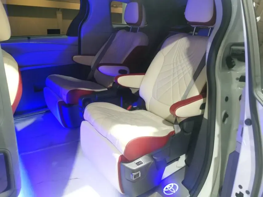 2023 Toyota Sienna 2.5L 189HP L4 E-CVT Hybrid,autocango,china used car exporter,china ev exporter,chinese used car exporter,chinese used ev exporter