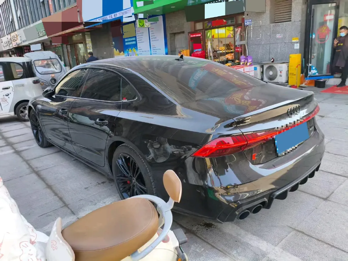 2024 Audi A7L 2.0T 245HP L4 7DCT,autocango,china used car exporter,china ev exporter,chinese used car exporter,chinese used ev exporter