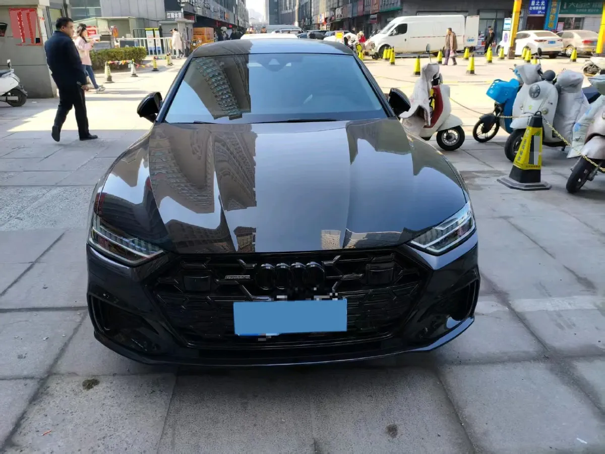 2024 Audi A7L 2.0T 245HP L4 7DCT,autocango,china used car exporter,china ev exporter,chinese used car exporter,chinese used ev exporter