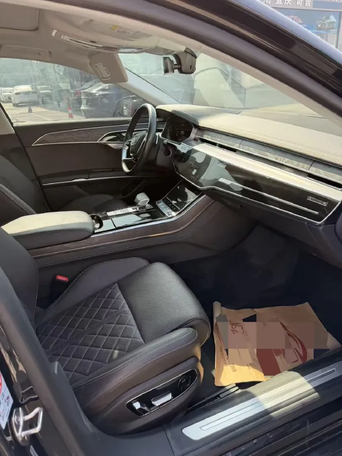 2024 Audi A8 3.0T 286HP V6 8AT,autocango,china used car exporter,china ev exporter,chinese used car exporter,chinese used ev exporter