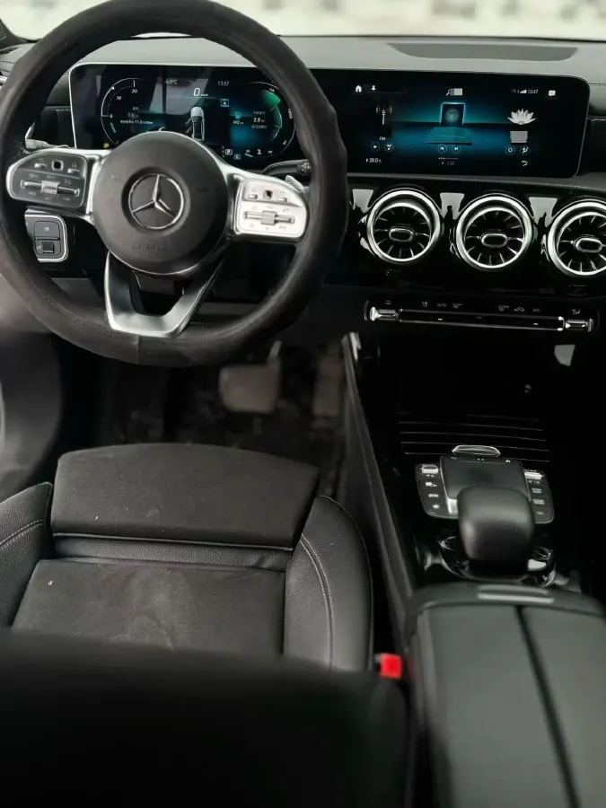 2020 Mercedes-Benz A Class 1.3T 163HP L4 7DCT,autocango,china used car exporter,china ev exporter,chinese used car exporter,chinese used ev exporter