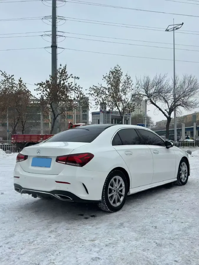 2020 Mercedes-Benz A Class 1.3T 163HP L4 7DCT,autocango,china used car exporter,china ev exporter,chinese used car exporter,chinese used ev exporter