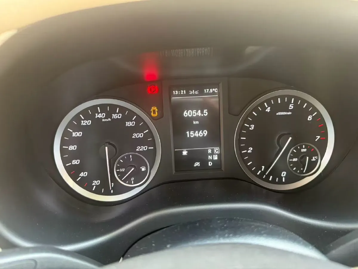 2023 Mercedes-Benz Vito 2.0T 211HP L4 9AT,autocango,china used car exporter,china ev exporter,chinese used car exporter,chinese used ev exporter