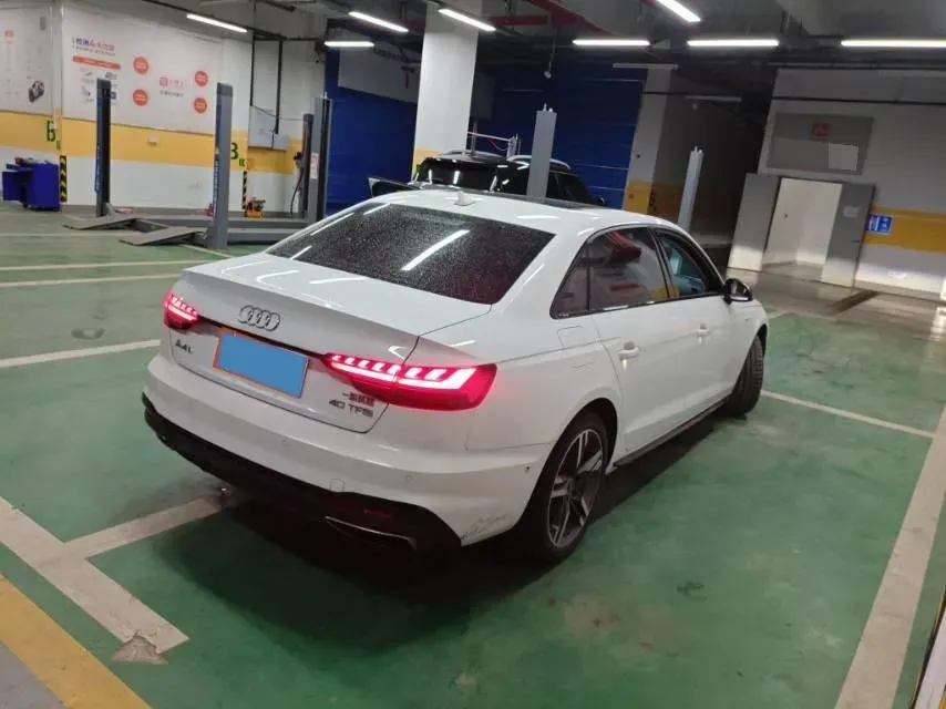 2022 Audi A4L 2.0T 190HP L4 7DCT,autocango,china used car exporter,china ev exporter,chinese used car exporter,chinese used ev exporter