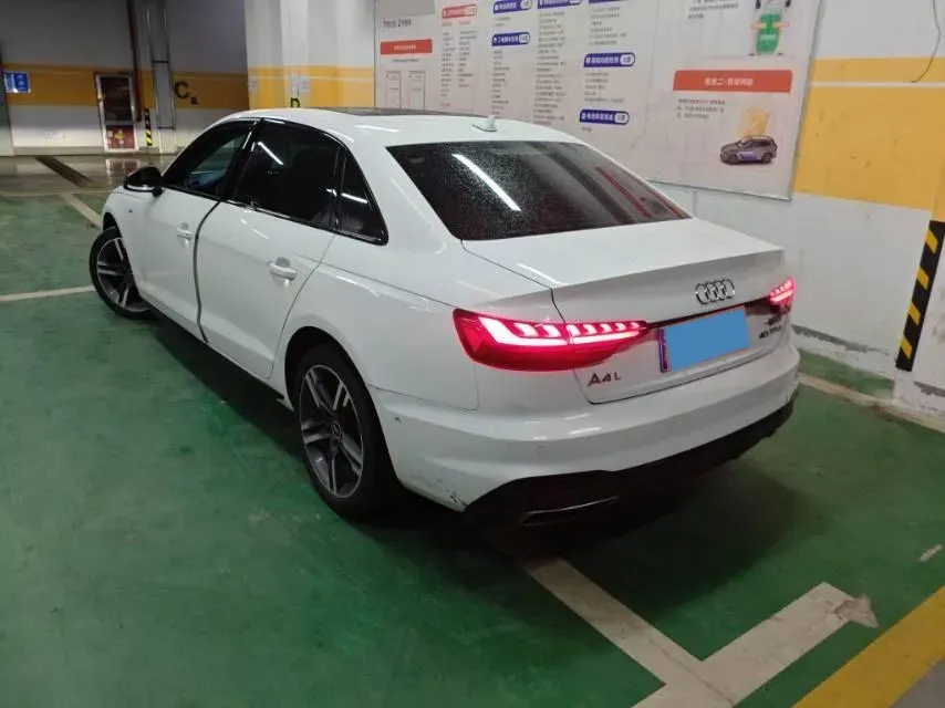 2022 Audi A4L 2.0T 190HP L4 7DCT,autocango,china used car exporter,china ev exporter,chinese used car exporter,chinese used ev exporter