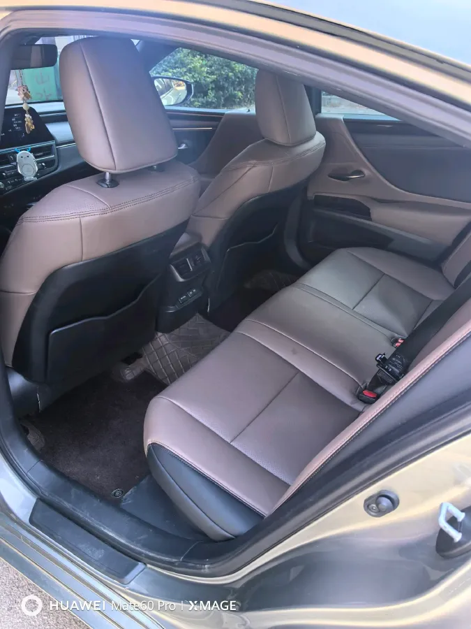 2021 Lexus ES 2.5L 178HP L4 E-CVT Hybrid,autocango,china used car exporter,china ev exporter,chinese used car exporter,chinese used ev exporter