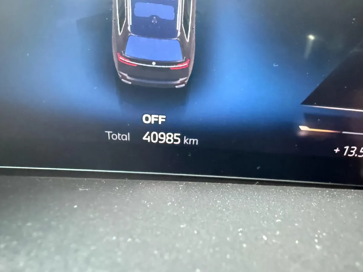 2023 BMW X7 3.0T 381HP L6 8AT,autocango,china used car exporter,china ev exporter,chinese used car exporter,chinese used ev exporter