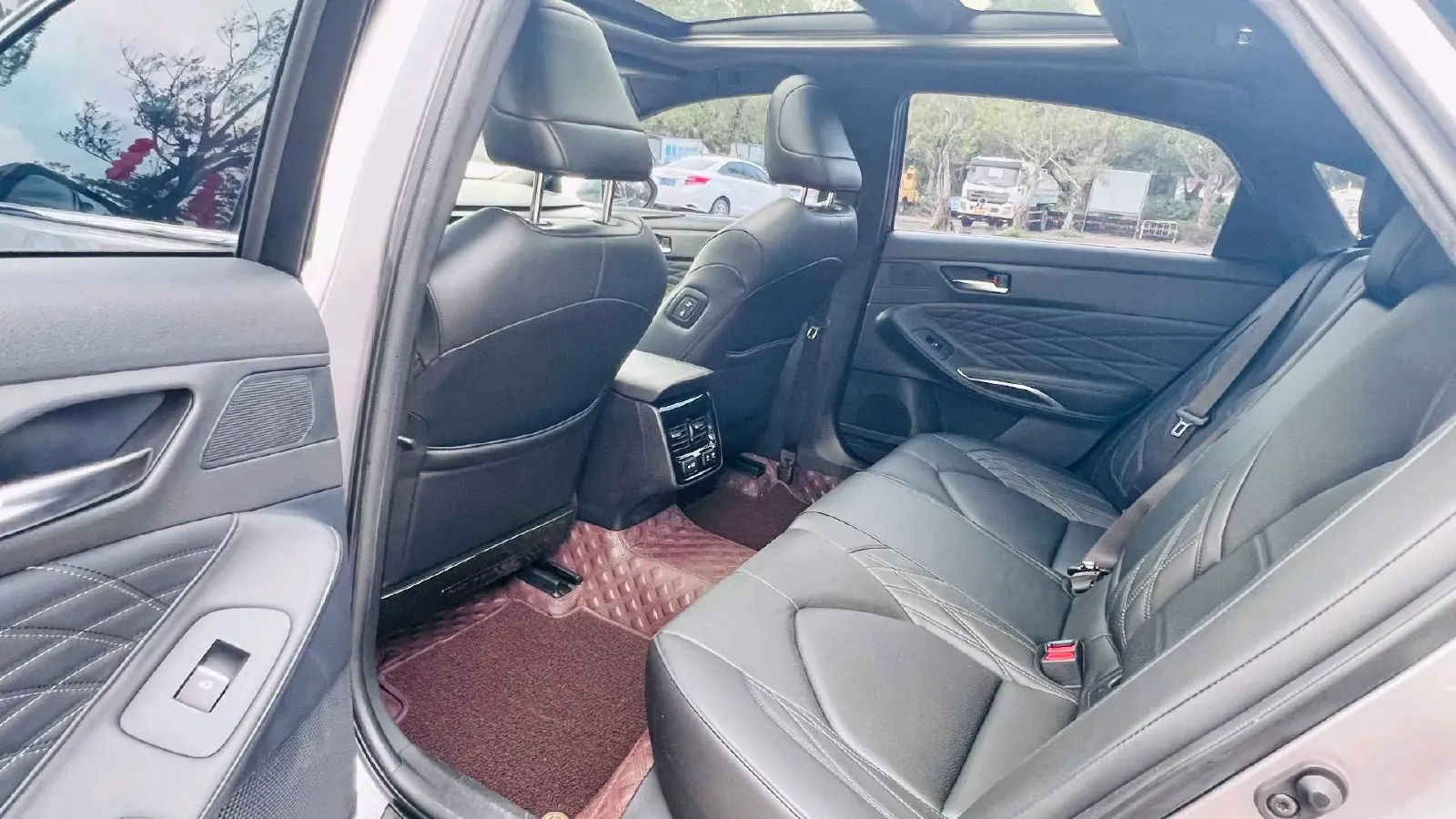 2019 Toyota Avalon 2.5L 209HP L4 8AT,autocango,china used car exporter,china ev exporter,chinese used car exporter,chinese used ev exporter