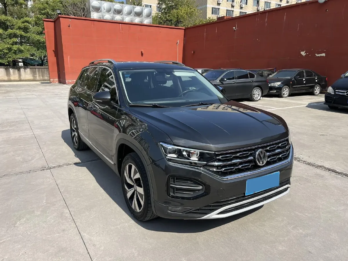 2019 Jeep Cherokee 2.0T 234HP L4 9AT,autocango,china used car exporter,china ev exporter,chinese used car exporter,chinese used ev exporter