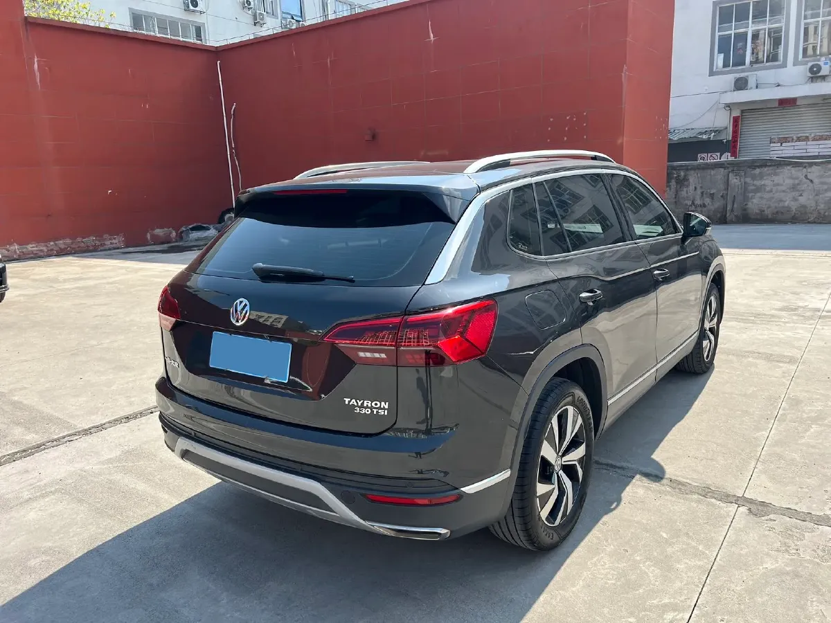 2019 Jeep Cherokee 2.0T 234HP L4 9AT,autocango,china used car exporter,china ev exporter,chinese used car exporter,chinese used ev exporter