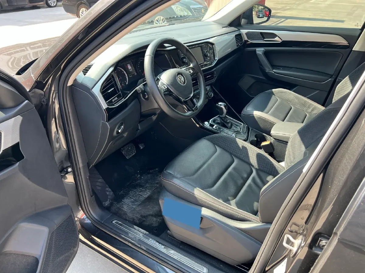 2019 Jeep Cherokee 2.0T 234HP L4 9AT,autocango,china used car exporter,china ev exporter,chinese used car exporter,chinese used ev exporter