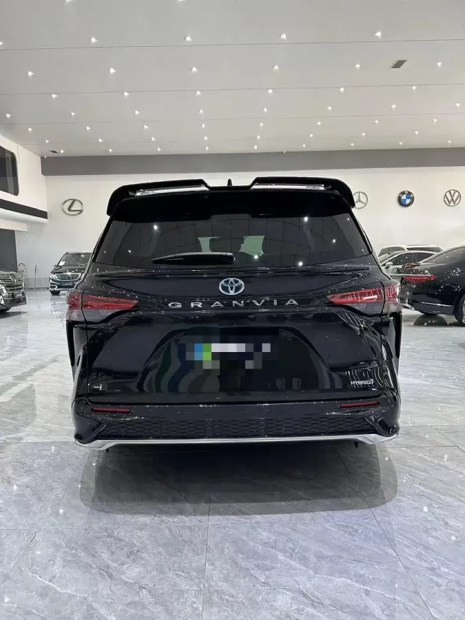 2024 Toyota Granvia 2.5L 189HP L4 E-CVT Hybrid,autocango,china used car exporter,china ev exporter,chinese used car exporter,chinese used ev exporter