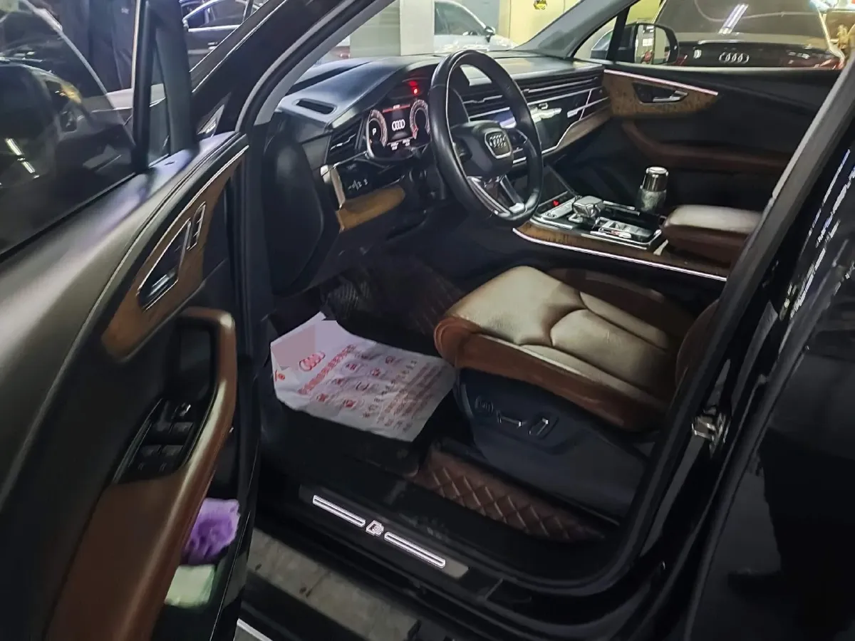 2021 Audi Q7 3.0T 340HP V6 8AT,autocango,china used car exporter,china ev exporter,chinese used car exporter,chinese used ev exporter