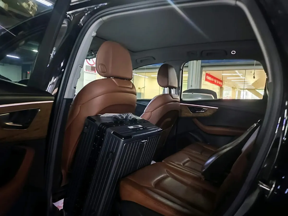 2021 Audi Q7 3.0T 340HP V6 8AT,autocango,china used car exporter,china ev exporter,chinese used car exporter,chinese used ev exporter