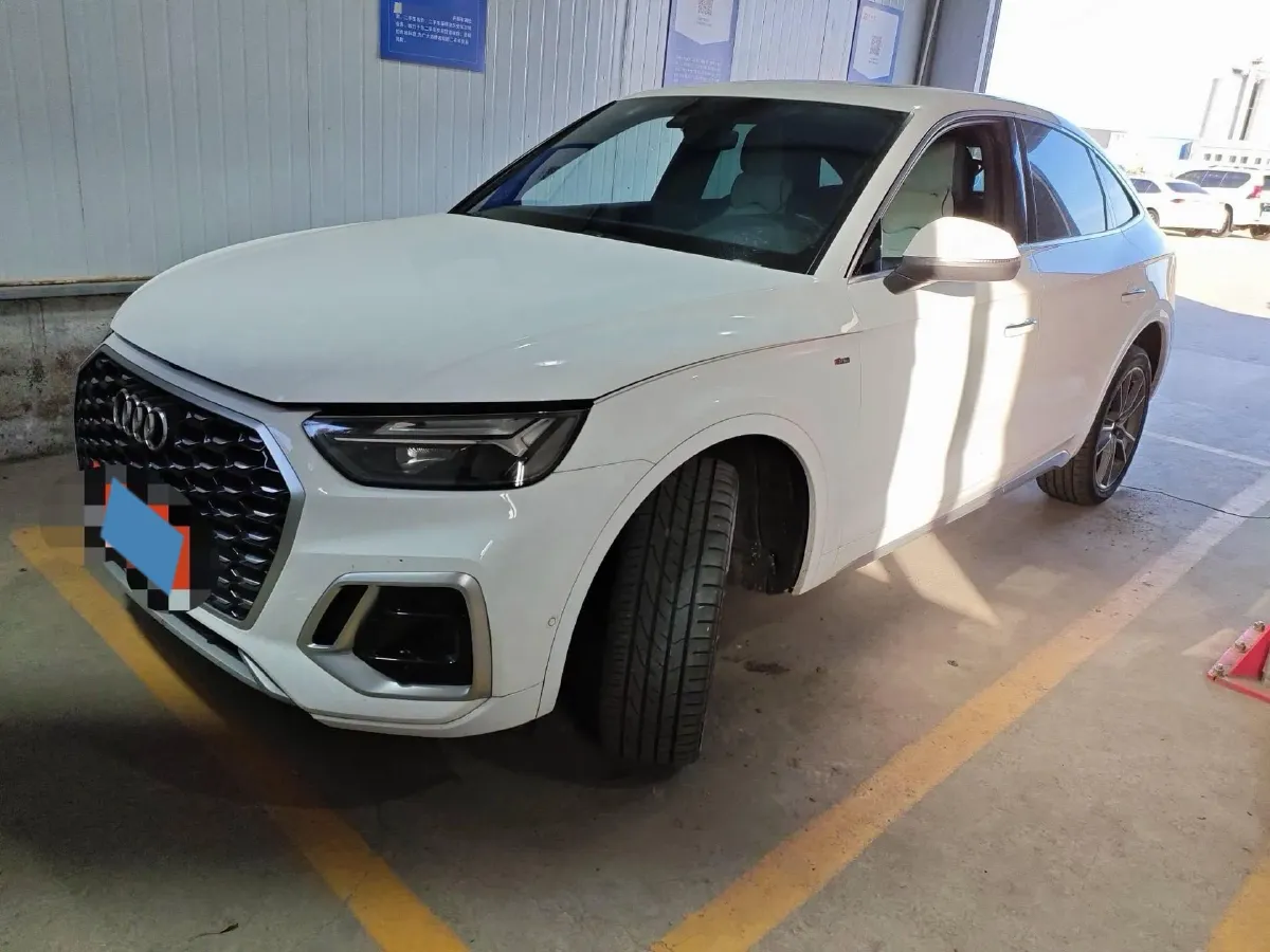 2022 Audi Q5L Sportback 2.0T 190HP L4 7DCT,autocango,china used car exporter,china ev exporter,chinese used car exporter,chinese used ev exporter
