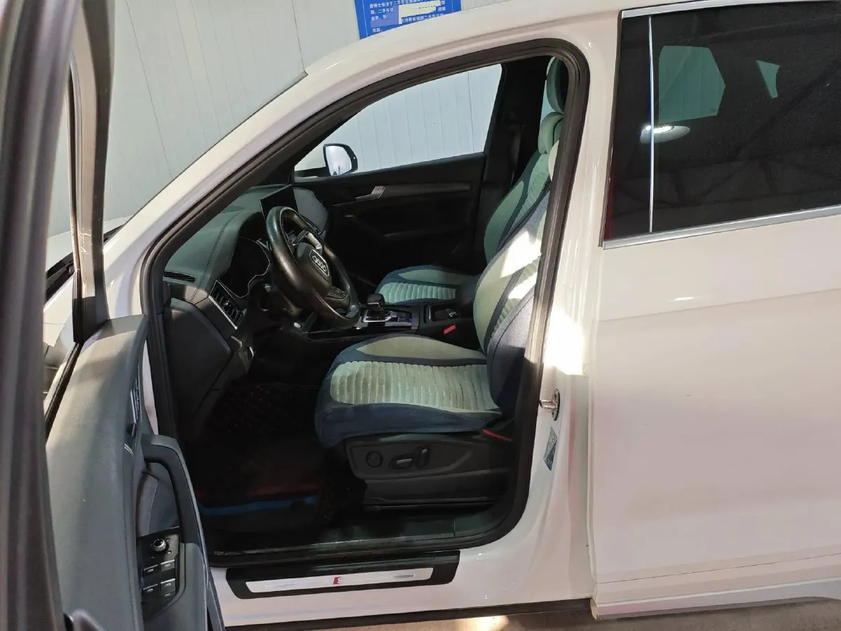 2022 Audi Q5L Sportback 2.0T 190HP L4 7DCT,autocango,china used car exporter,china ev exporter,chinese used car exporter,chinese used ev exporter