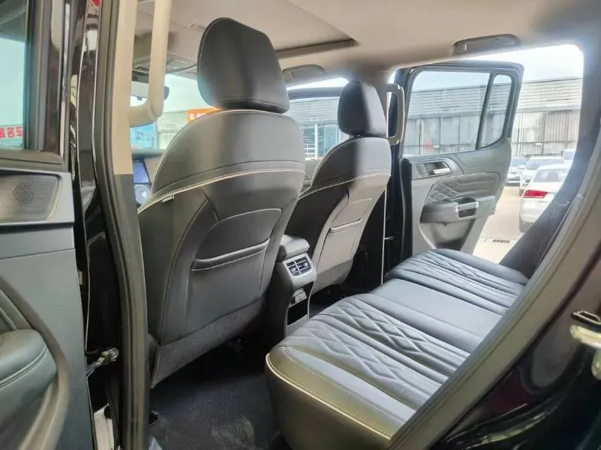 2021 Tank 300 2.0T 227HP L4 8AT,autocango,china used car exporter,china ev exporter,chinese used car exporter,chinese used ev exporter