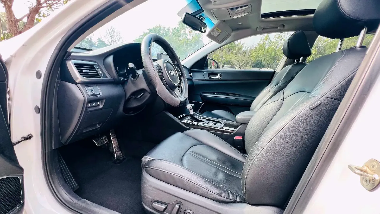 2017 Kia K5 2.0L 161HP L4 6AT,autocango,china used car exporter,china ev exporter,chinese used car exporter,chinese used ev exporter