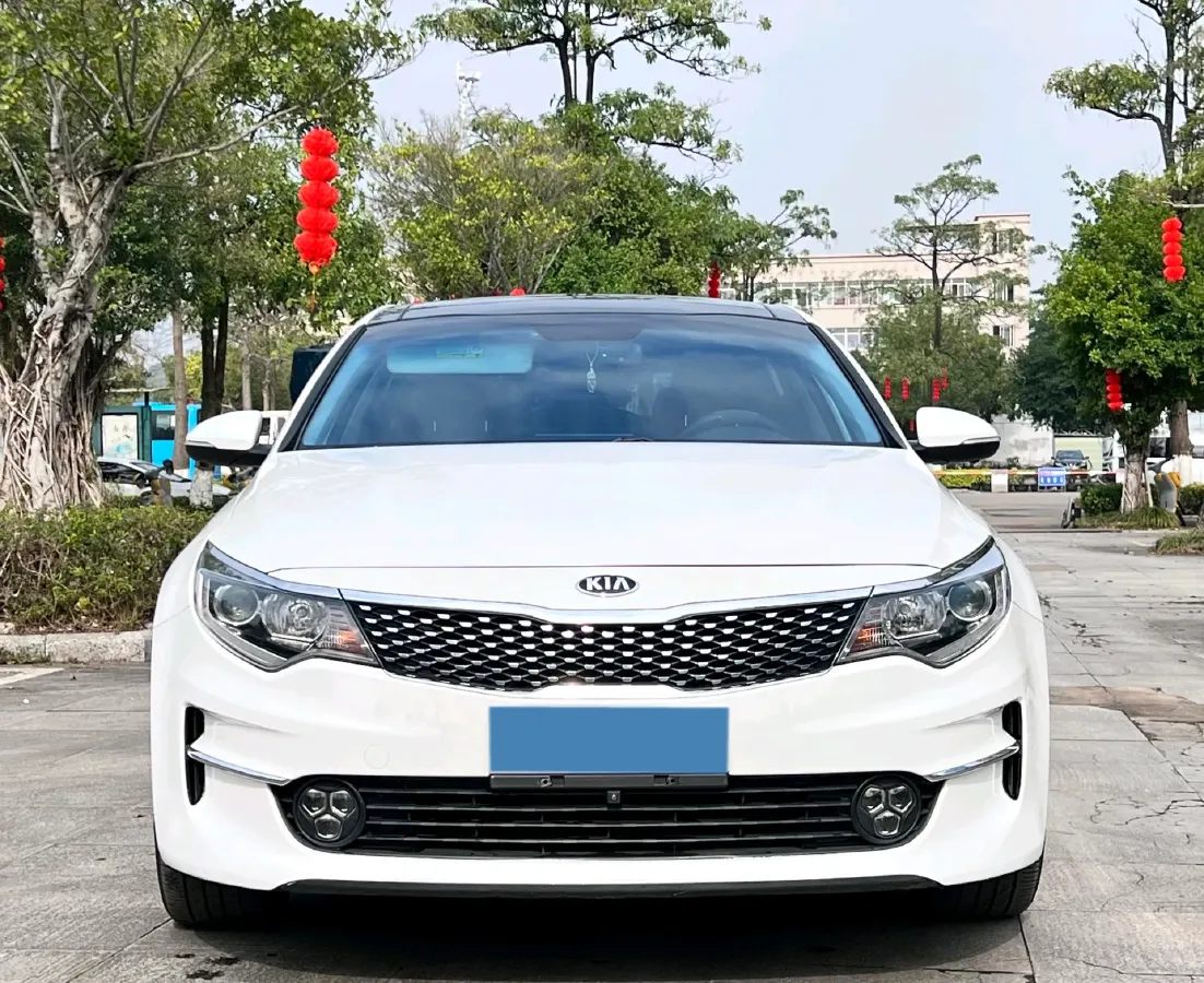 2017 Kia K5 2.0L 161HP L4 6AT,autocango,china used car exporter,china ev exporter,chinese used car exporter,chinese used ev exporter
