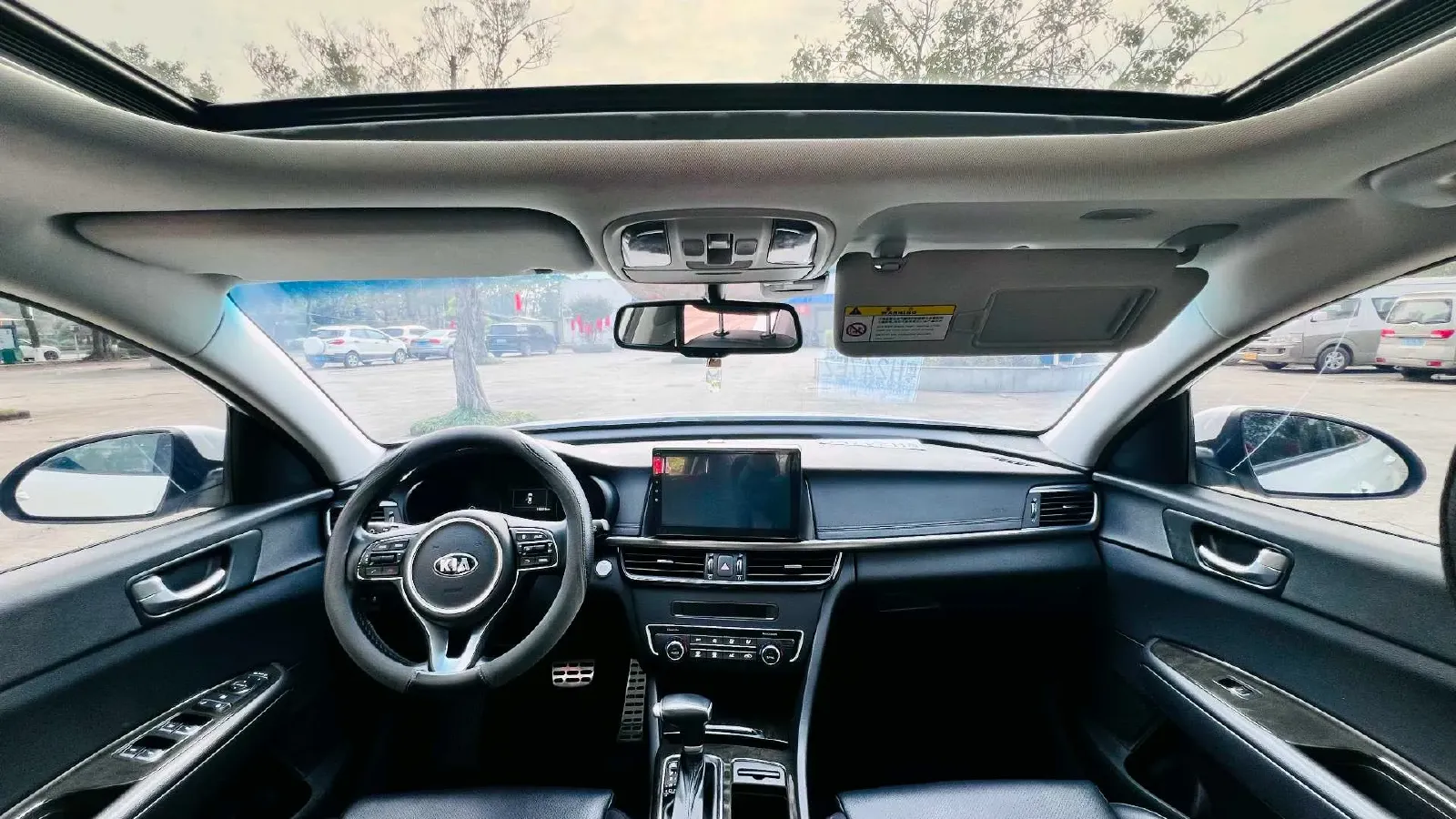 2017 Kia K5 2.0L 161HP L4 6AT,autocango,china used car exporter,china ev exporter,chinese used car exporter,chinese used ev exporter