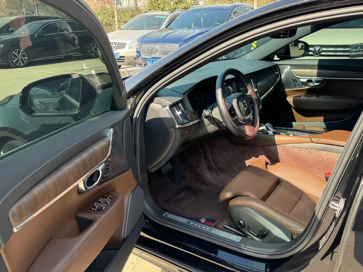 2024 Volvo S90 2.0T 250HP L4 8AT,autocango,china used car exporter,china ev exporter,chinese used car exporter,chinese used ev exporter