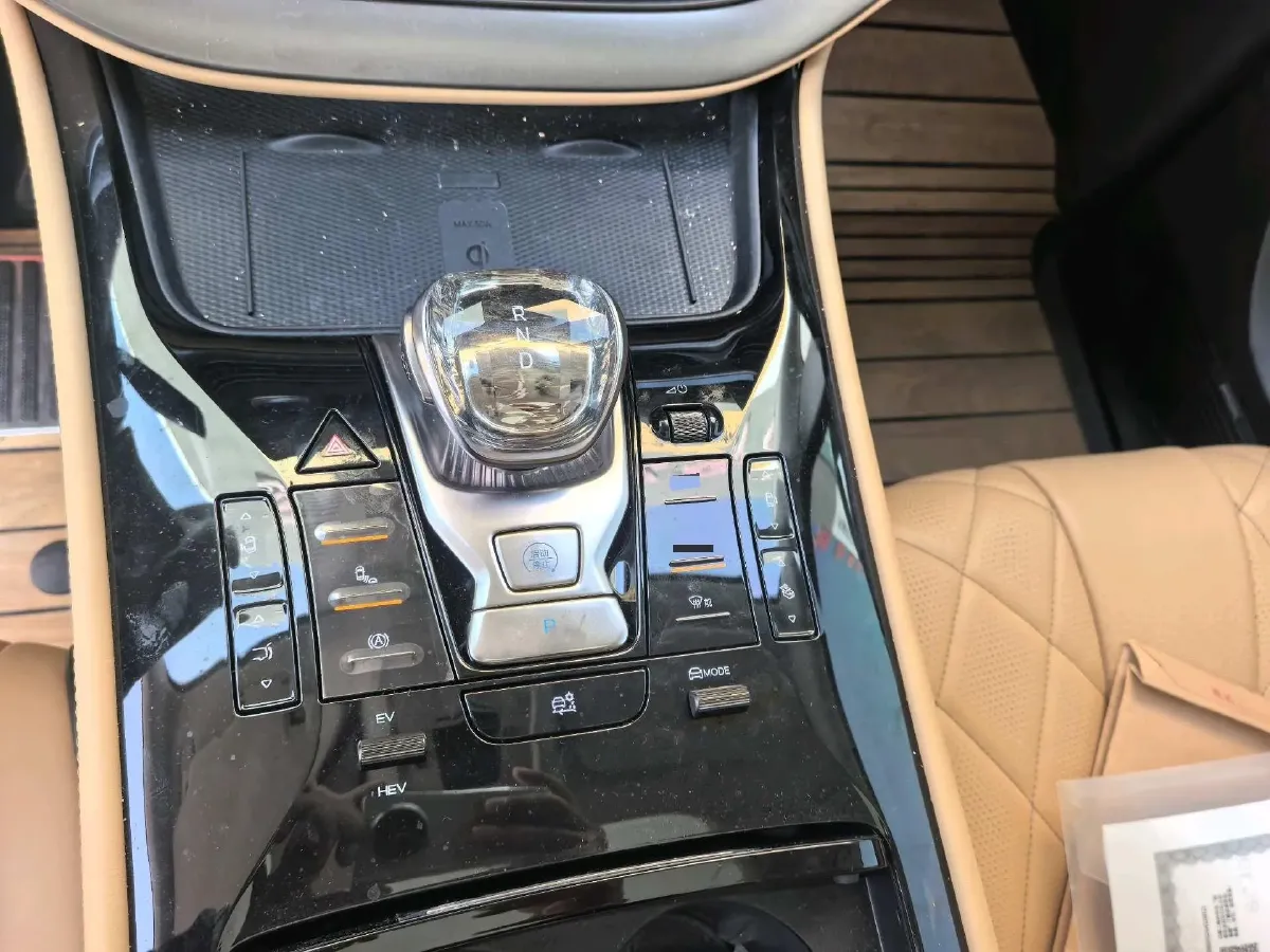 2024 Denza D9 1.5T 139HP L4 E-CVT PHEV 40KWH,autocango,china used car exporter,china ev exporter,chinese used car exporter,chinese used ev exporter