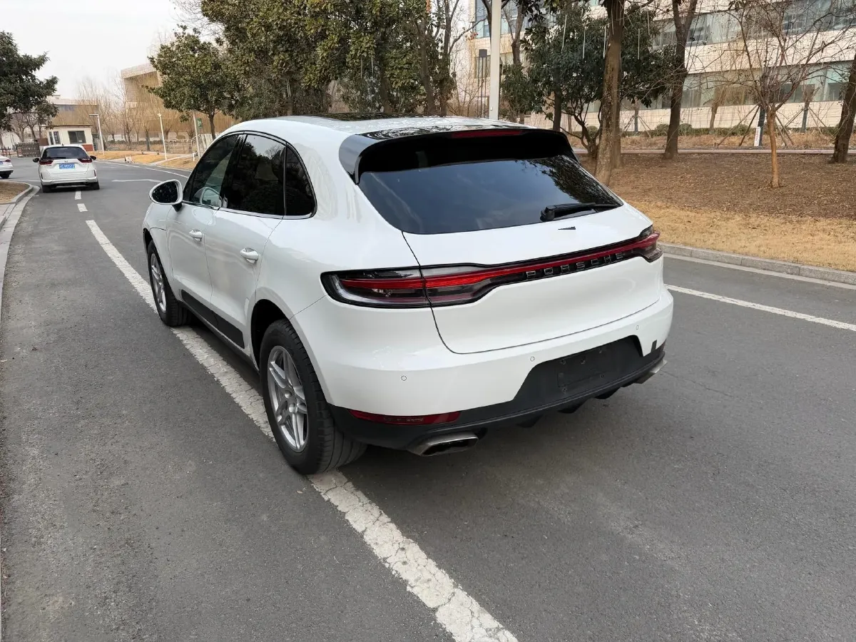 2021 Porsche Macan 2.0T 252HP L4 7DCT,autocango,china used car exporter,china ev exporter,chinese used car exporter,chinese used ev exporter