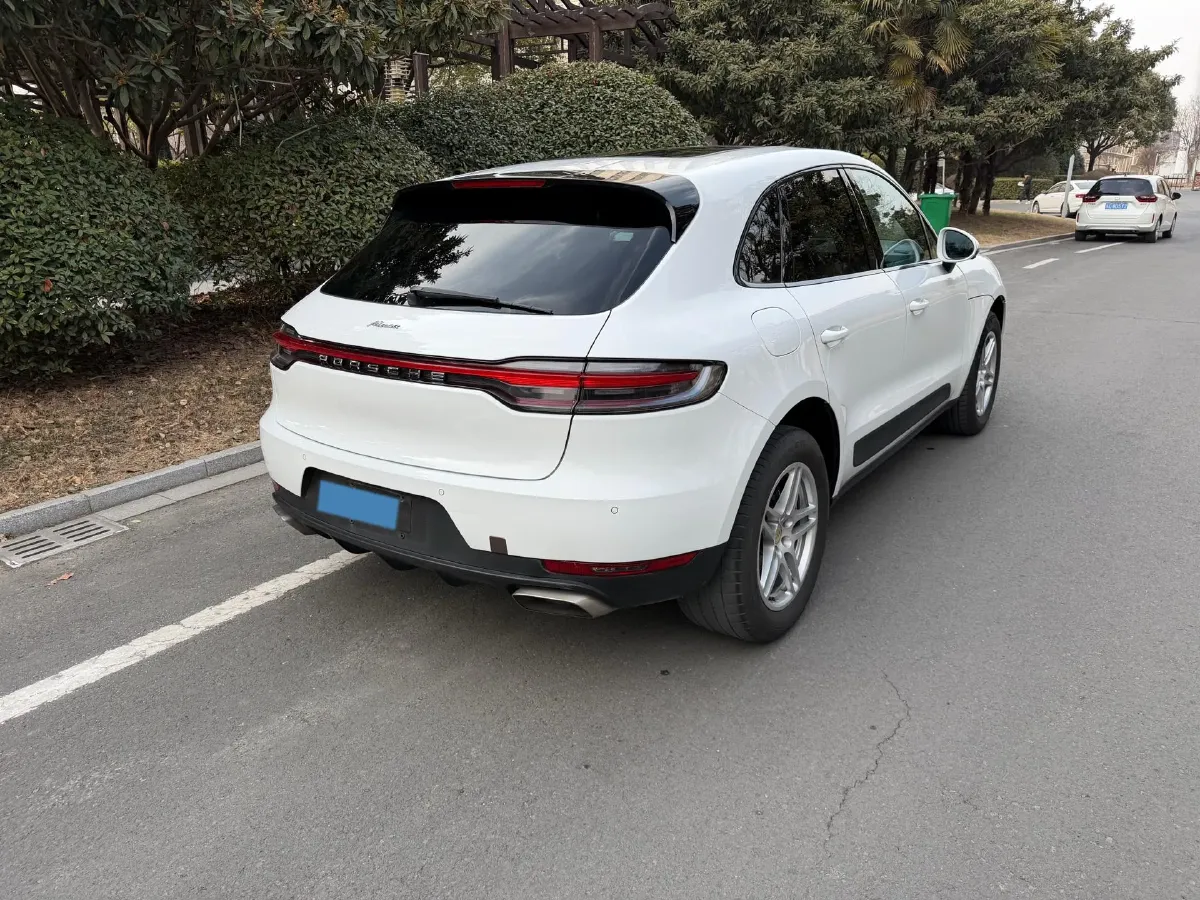 2021 Porsche Macan 2.0T 252HP L4 7DCT,autocango,china used car exporter,china ev exporter,chinese used car exporter,chinese used ev exporter