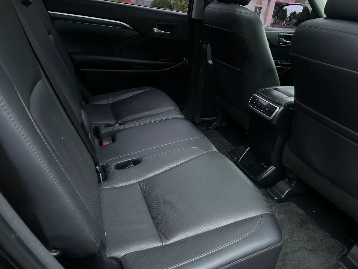 2018 Toyota Highlander 2.0T 220HP L4 6AT,autocango,china used car exporter,china ev exporter,chinese used car exporter,chinese used ev exporter