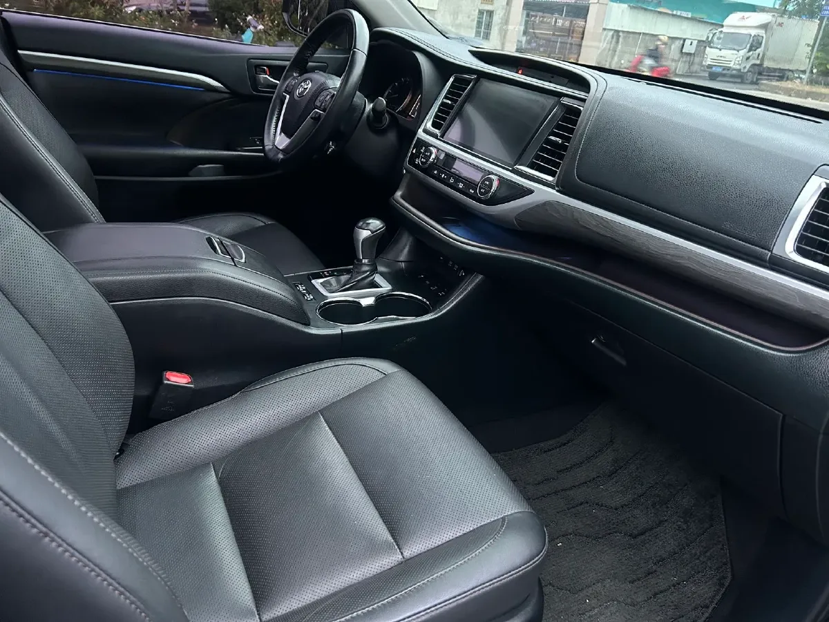 2018 Toyota Highlander 2.0T 220HP L4 6AT,autocango,china used car exporter,china ev exporter,chinese used car exporter,chinese used ev exporter