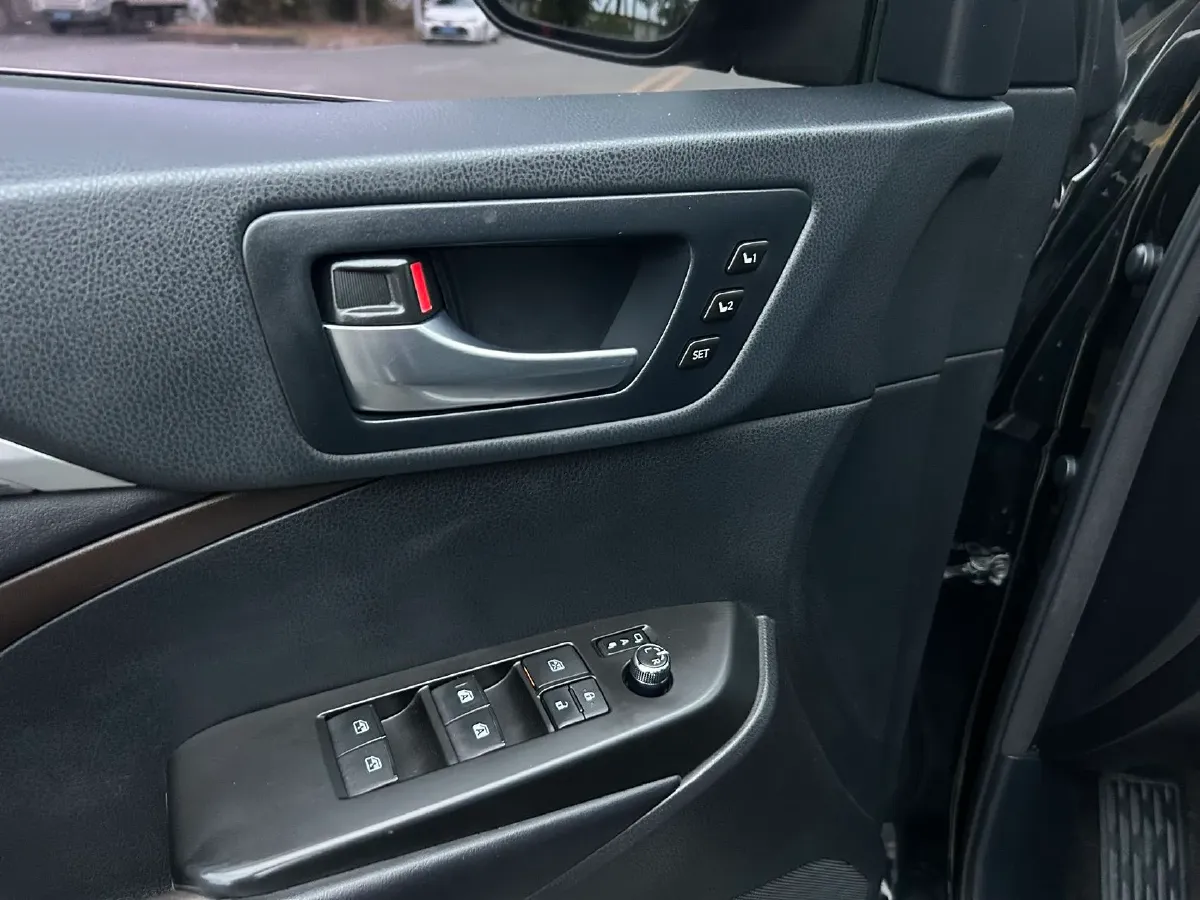 2018 Toyota Highlander 2.0T 220HP L4 6AT,autocango,china used car exporter,china ev exporter,chinese used car exporter,chinese used ev exporter