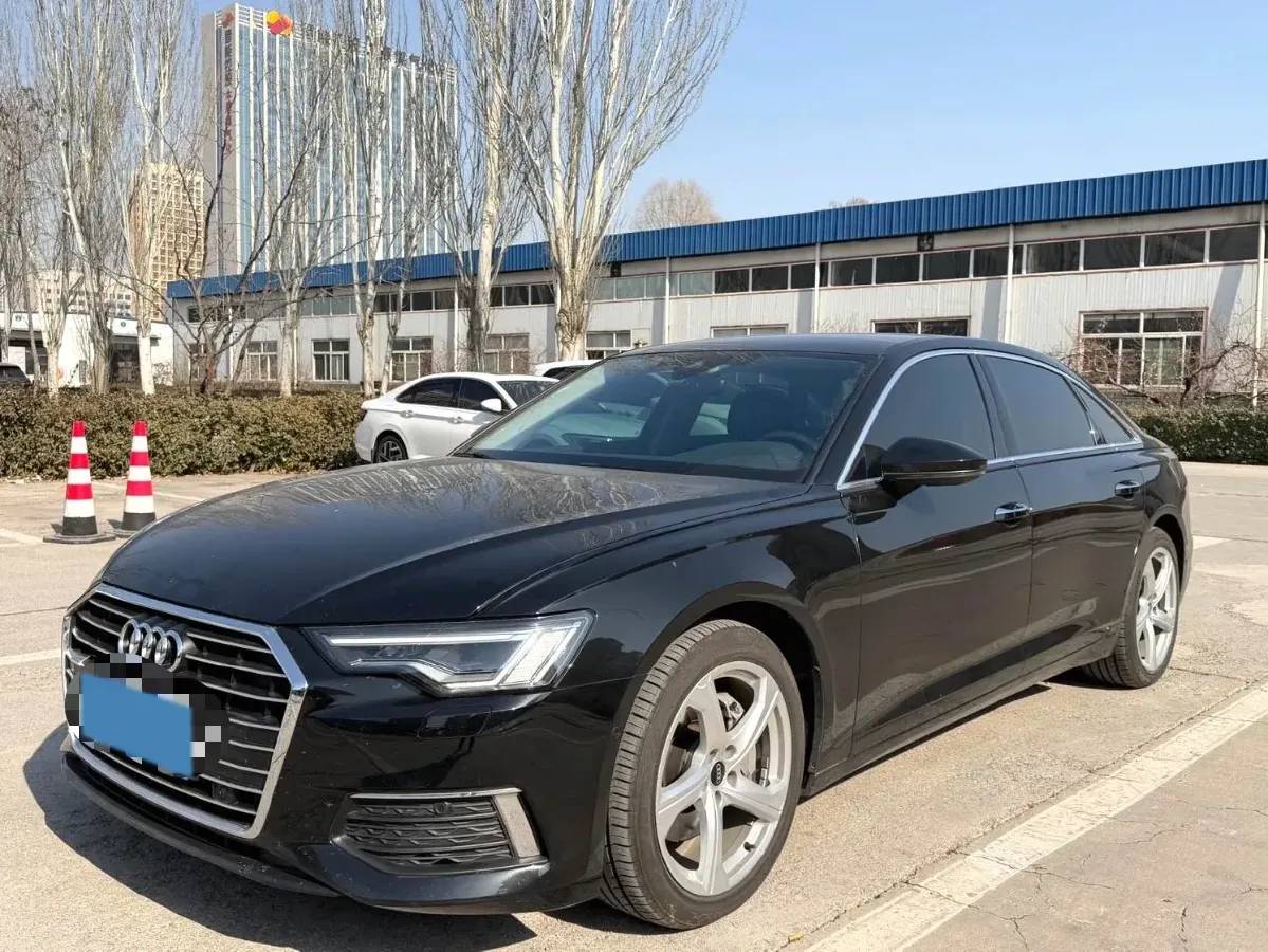 2022 Audi A6L 2.0T 224HP L4 7DCT,autocango,china used car exporter,china ev exporter,chinese used car exporter,chinese used ev exporter