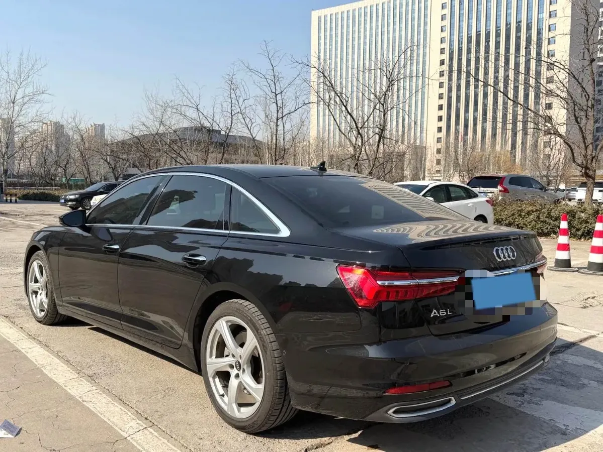 2022 Audi A6L 2.0T 224HP L4 7DCT,autocango,china used car exporter,china ev exporter,chinese used car exporter,chinese used ev exporter