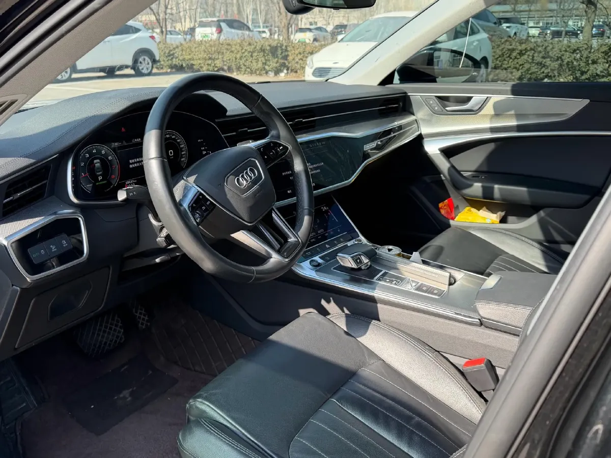 2022 Audi A6L 2.0T 224HP L4 7DCT,autocango,china used car exporter,china ev exporter,chinese used car exporter,chinese used ev exporter