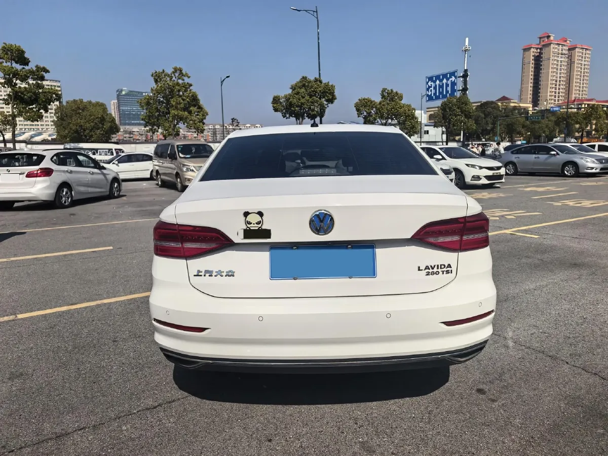 2018 Skoda Karoq 1.4T 150HP L4 7DCT,autocango,china used car exporter,china ev exporter,chinese used car exporter,chinese used ev exporter