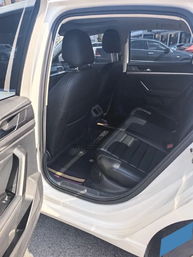 2018 Skoda Karoq 1.4T 150HP L4 7DCT,autocango,china used car exporter,china ev exporter,chinese used car exporter,chinese used ev exporter