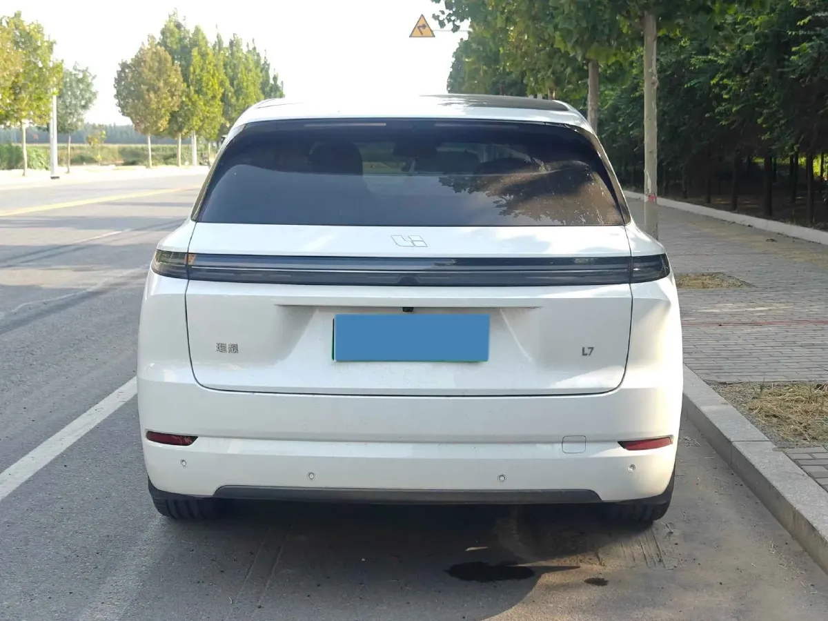 2024 Li L8 Range Extended 154HP REEV 42.8KWH,autocango,china used car exporter,china ev exporter,chinese used car exporter,chinese used ev exporter