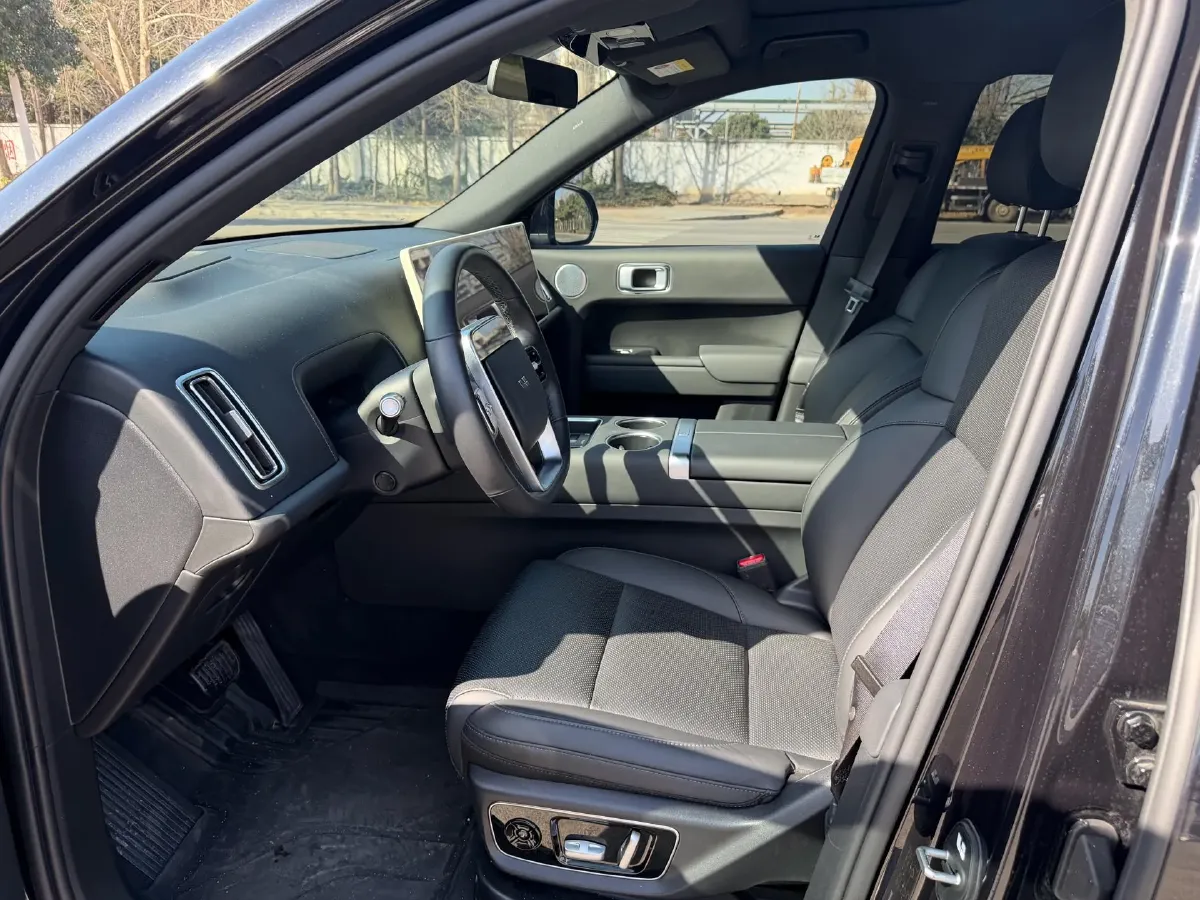 2023 Li L7 Range Extended 154HP REEV 40.9KWH,autocango,china used car exporter,china ev exporter,chinese used car exporter,chinese used ev exporter