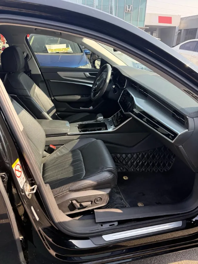 2021 Audi A6L 2.0T 190HP L4 7DCT,autocango,china used car exporter,china ev exporter,chinese used car exporter,chinese used ev exporter