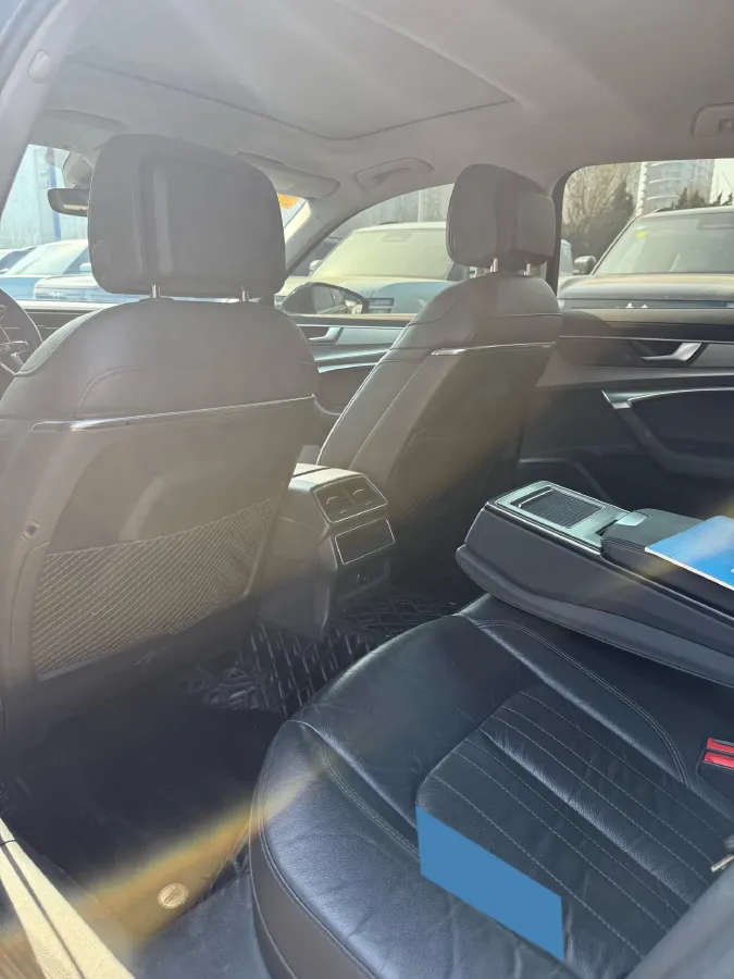 2021 Audi A6L 2.0T 190HP L4 7DCT,autocango,china used car exporter,china ev exporter,chinese used car exporter,chinese used ev exporter