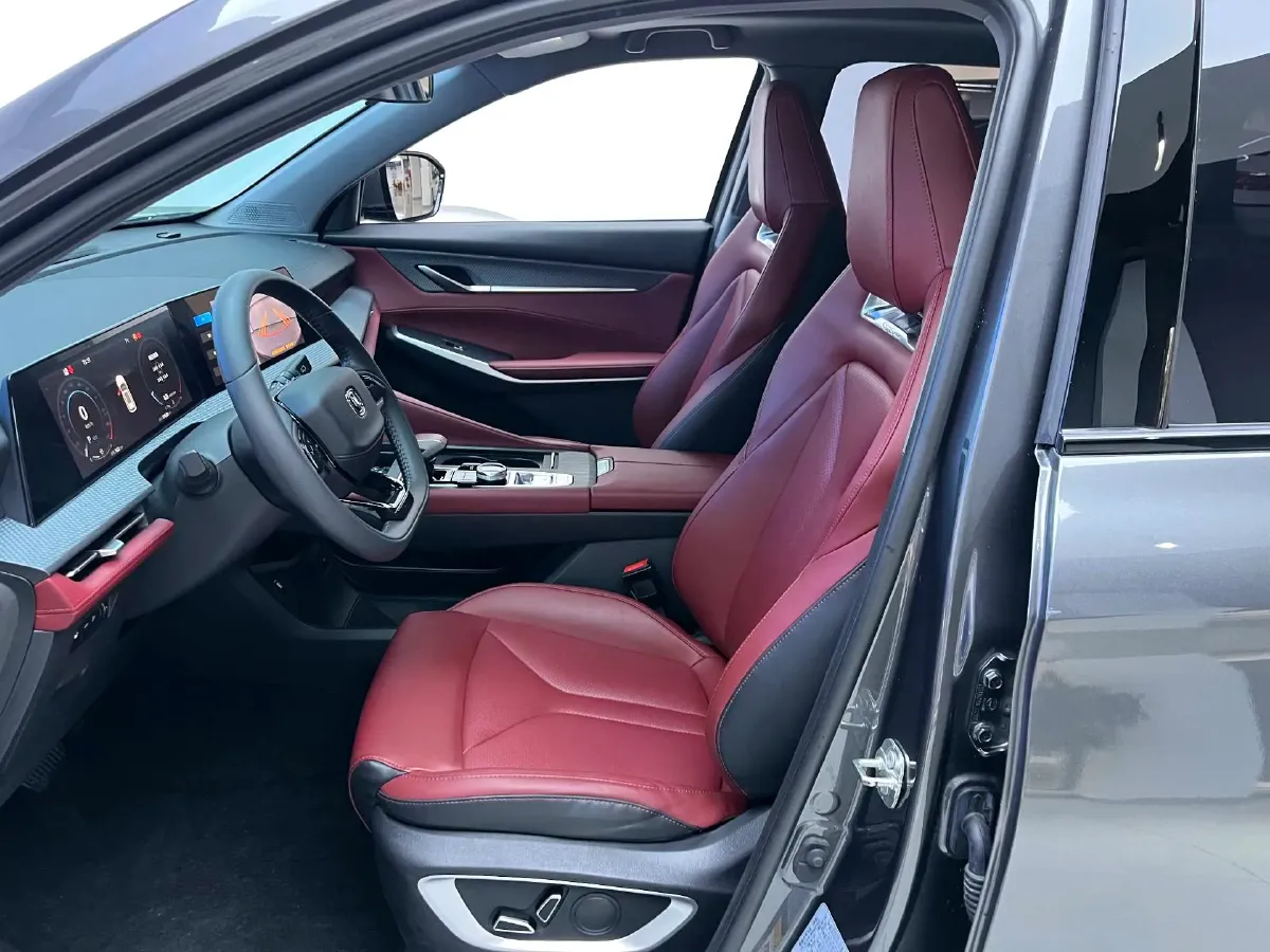 2022 ChangAn CS75 Plus 1.5T 188HP L4 8AT,autocango,china used car exporter,china ev exporter,chinese used car exporter,chinese used ev exporter