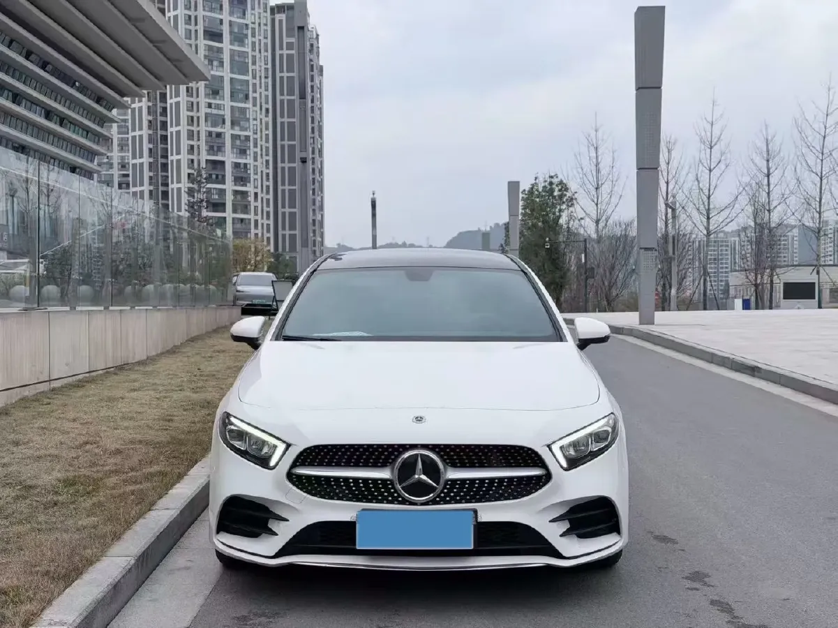 2021 Mercedes-Benz A Class 1.3T 163HP L4 7DCT,autocango,china used car exporter,china ev exporter,chinese used car exporter,chinese used ev exporter