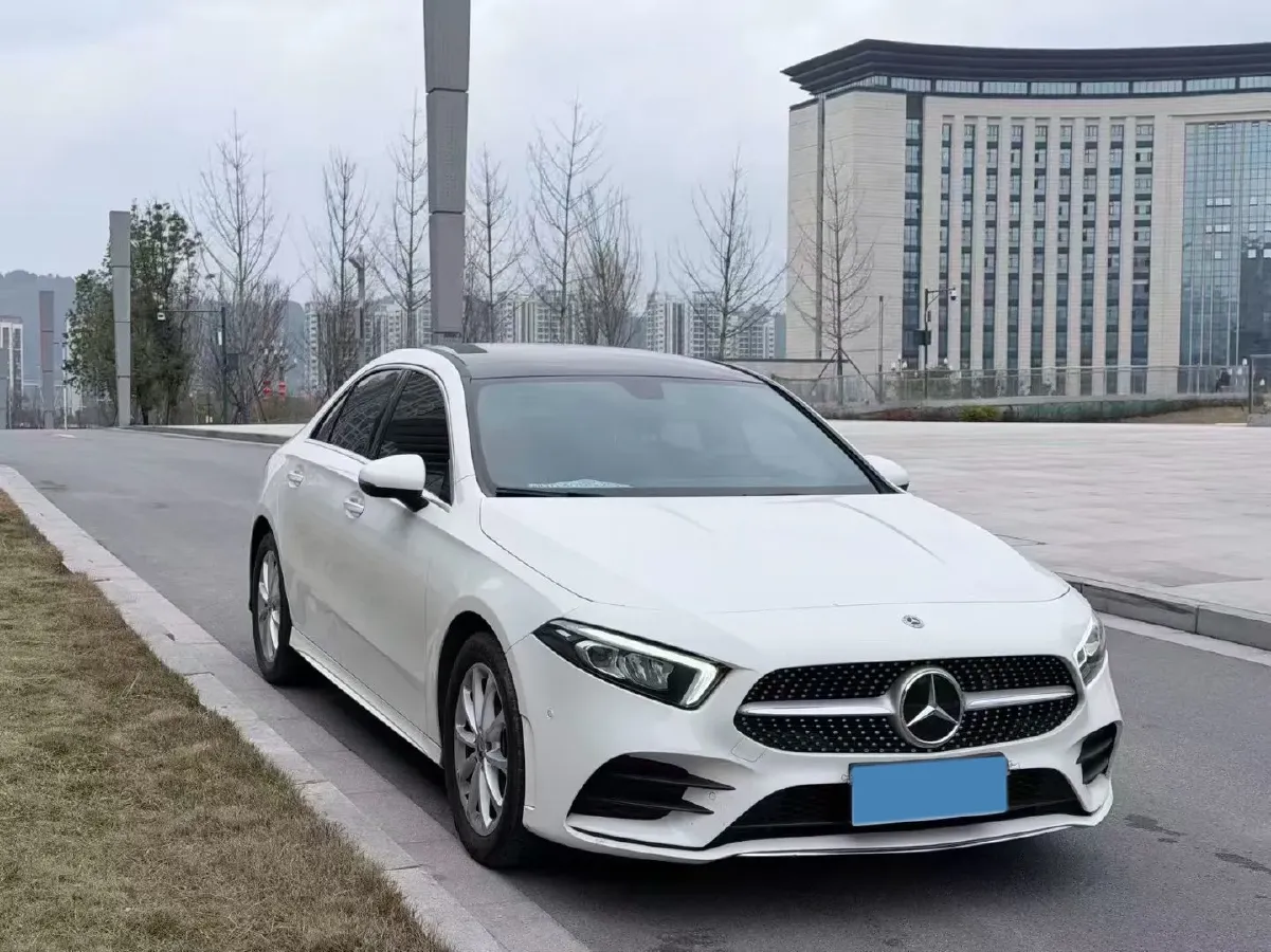 2021 Mercedes-Benz A Class 1.3T 163HP L4 7DCT,autocango,china used car exporter,china ev exporter,chinese used car exporter,chinese used ev exporter