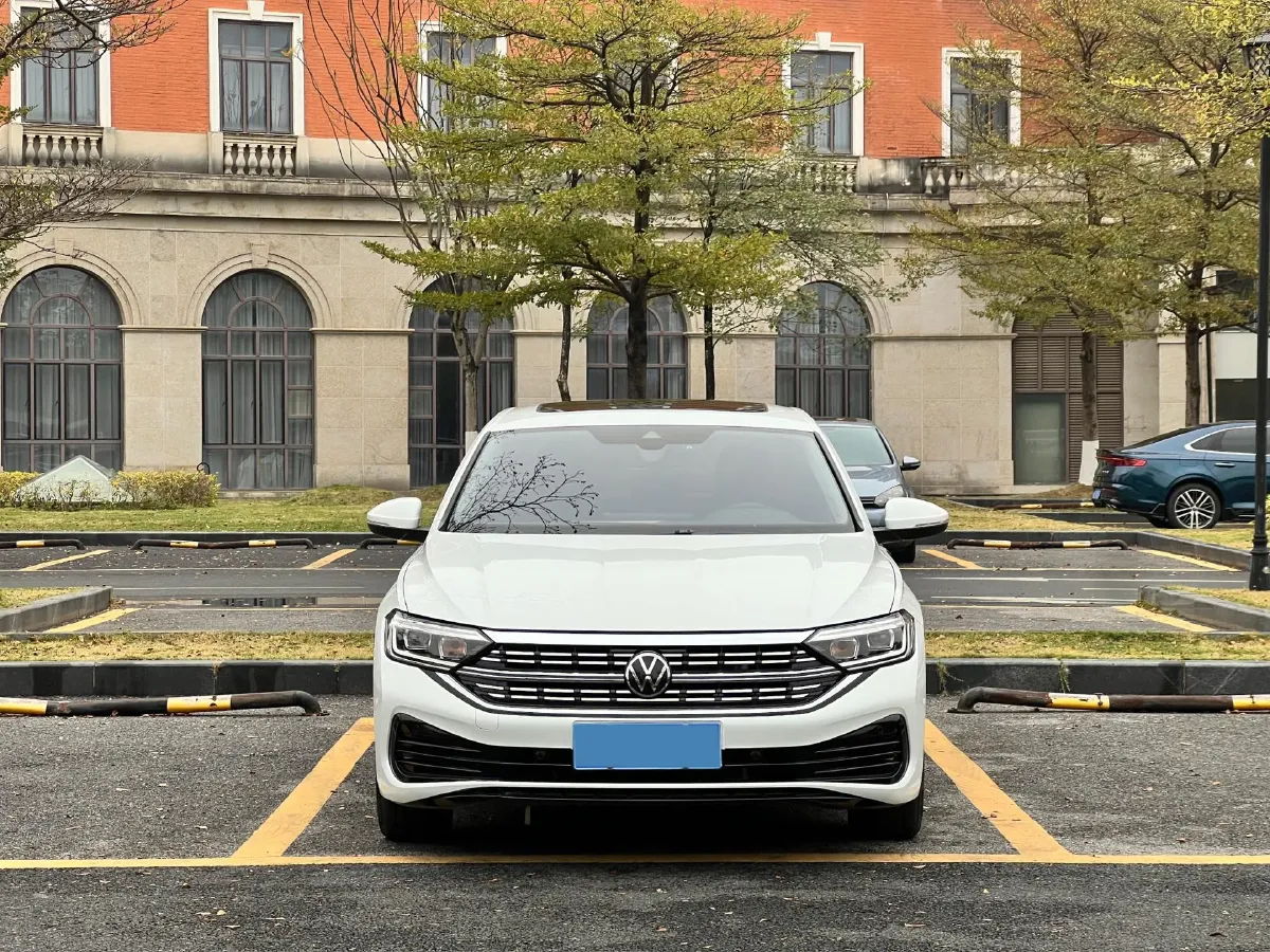 2023 Volkswagen Sagitar 1.5T 160HP L4 7DCT,autocango,china used car exporter,china ev exporter,chinese used car exporter,chinese used ev exporter