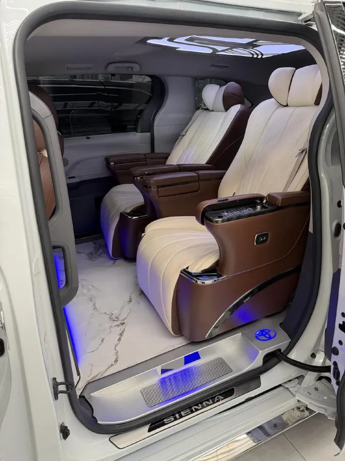 2023 Toyota Sienna 2.5L 189HP L4 E-CVT Hybrid,autocango,china used car exporter,china ev exporter,chinese used car exporter,chinese used ev exporter