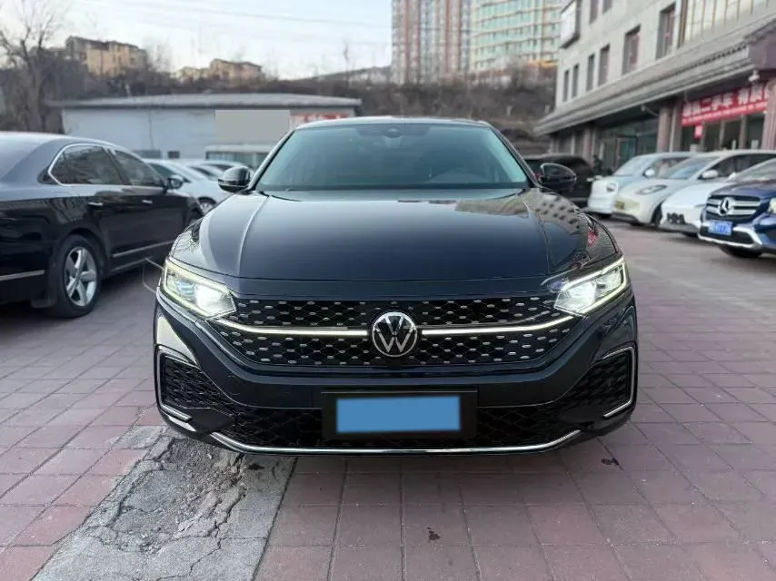 2021 Volkswagen Passat 2.0T 186HP L4 7DCT,autocango,china used car exporter,china ev exporter,chinese used car exporter,chinese used ev exporter