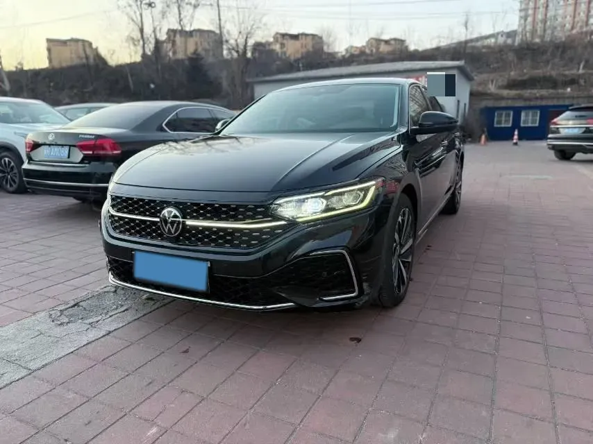 2021 Volkswagen Passat 2.0T 186HP L4 7DCT,autocango,china used car exporter,china ev exporter,chinese used car exporter,chinese used ev exporter