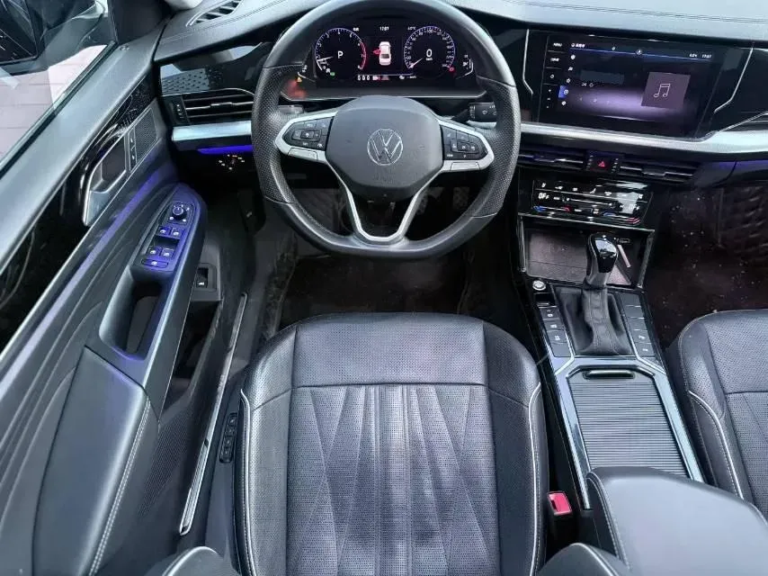 2021 Volkswagen Passat 2.0T 186HP L4 7DCT,autocango,china used car exporter,china ev exporter,chinese used car exporter,chinese used ev exporter